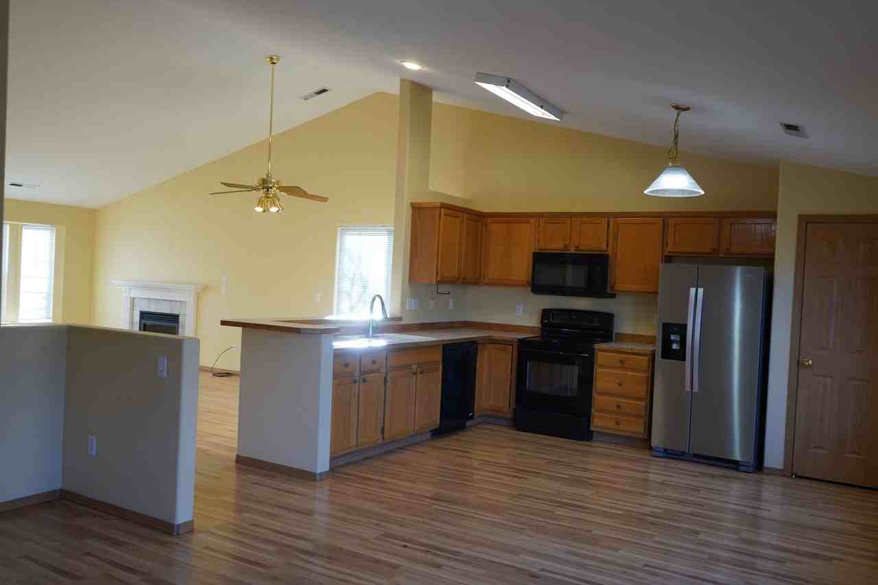 2917 Nw Watkins Ct - Photo 4 of 12