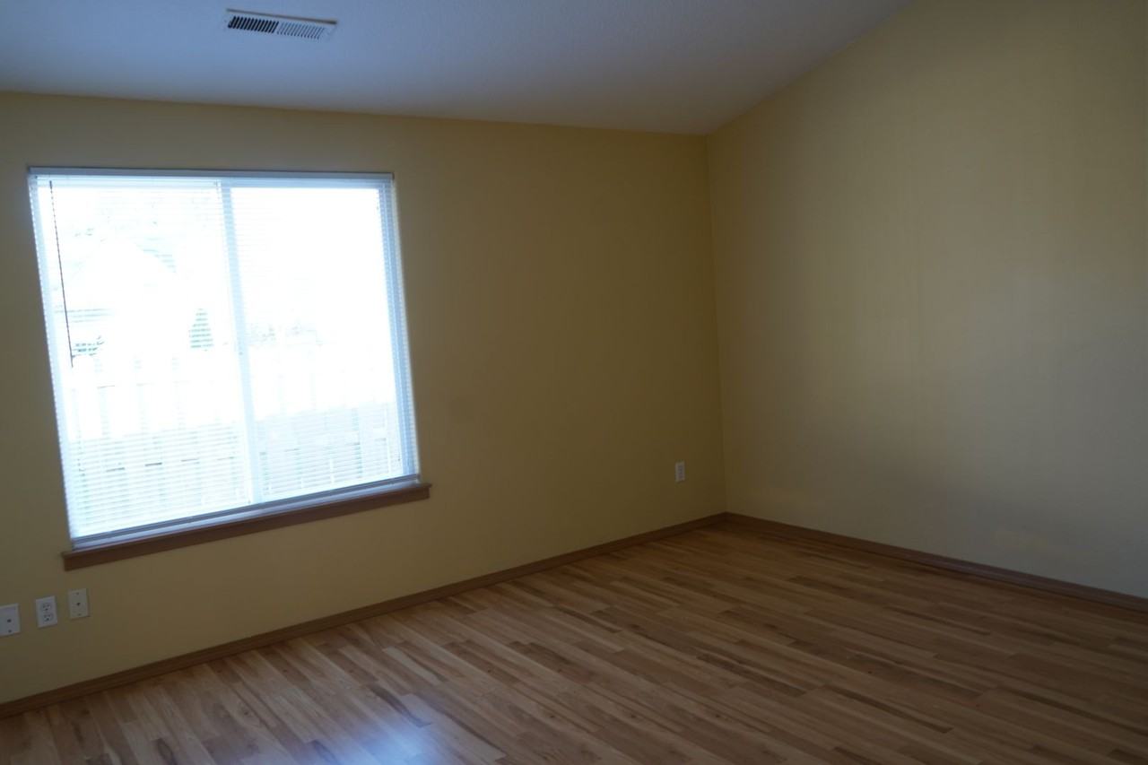 2917 Nw Watkins Ct - Photo 6 of 12