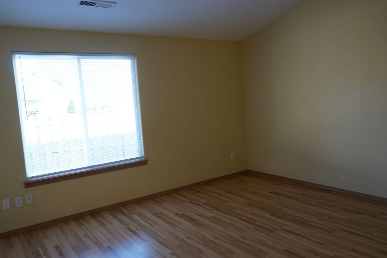 2917 Nw Watkins Ct - Photo 7 of 12