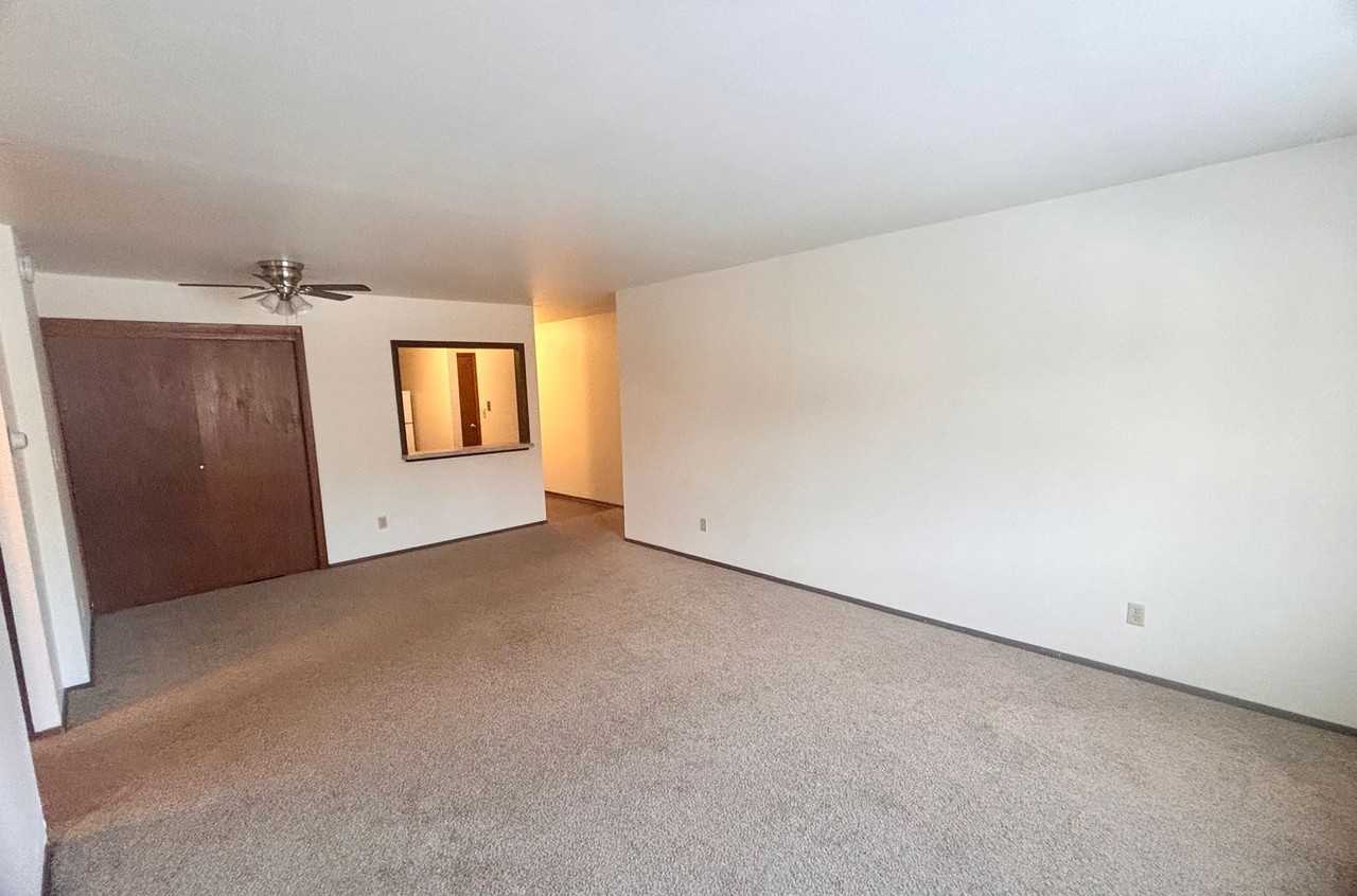 2637 Frederick - Photo 6 of 10