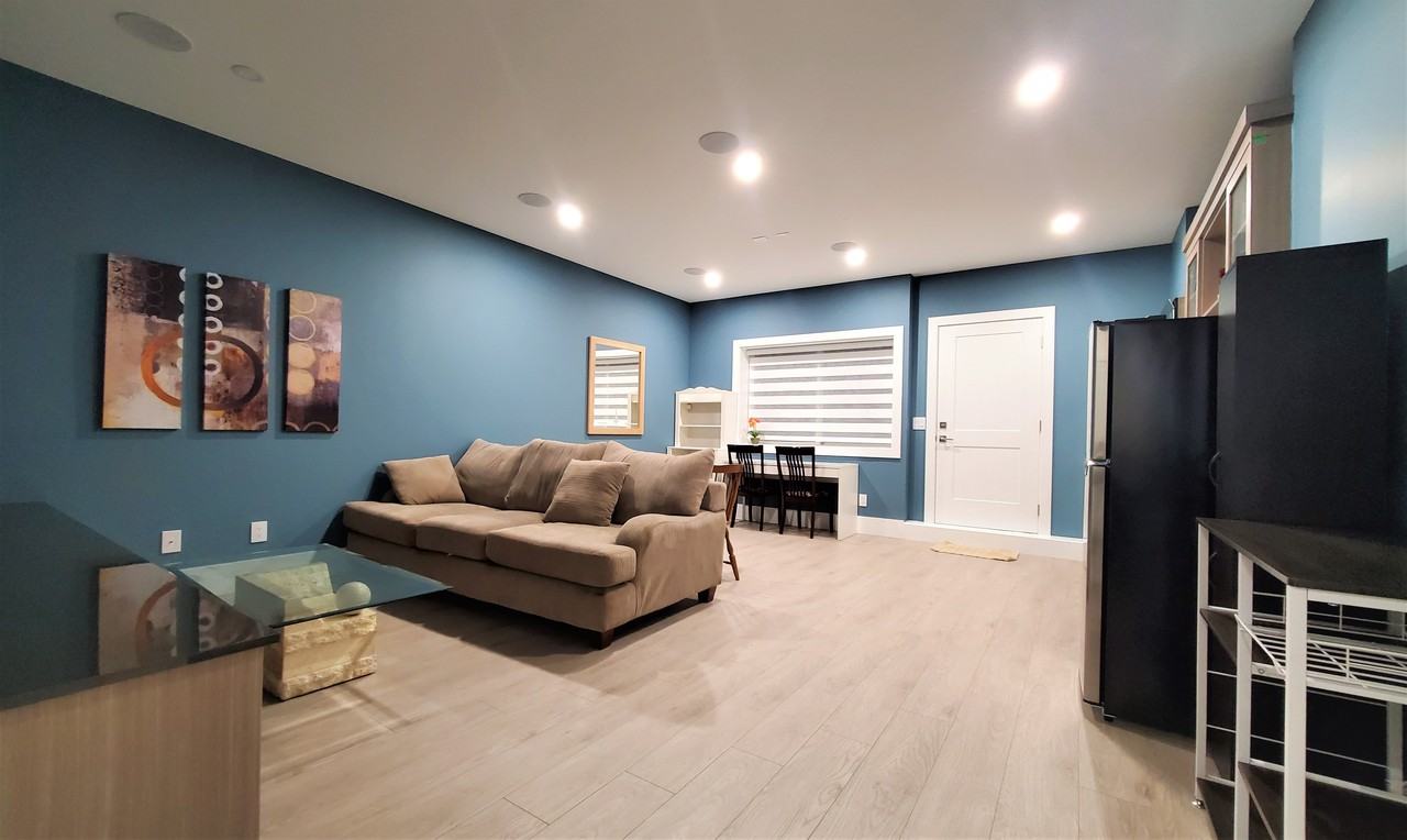 16640 19 Avenue - Photo 2 of 18