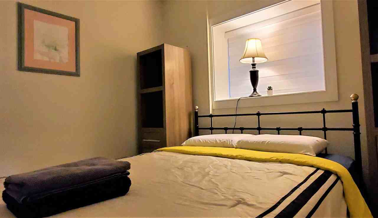 16640 19 Avenue - Photo 7 of 18