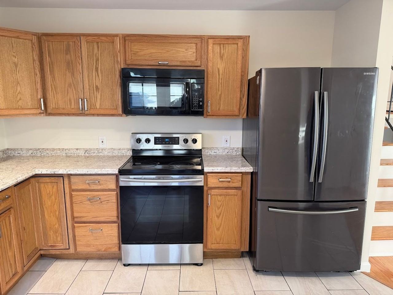 2406 Bowen St - Photo 4 of 22