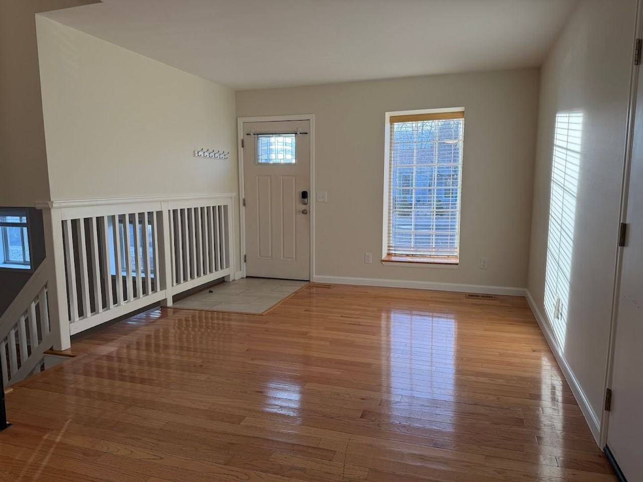 2406 Bowen St - Photo 6 of 22