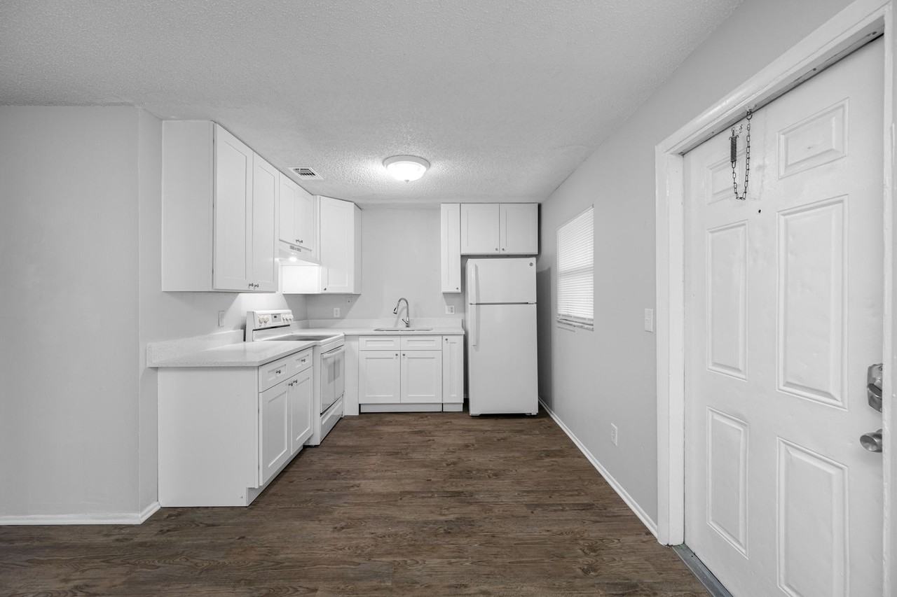 4520 76th Ave N - Photo 2 of 40