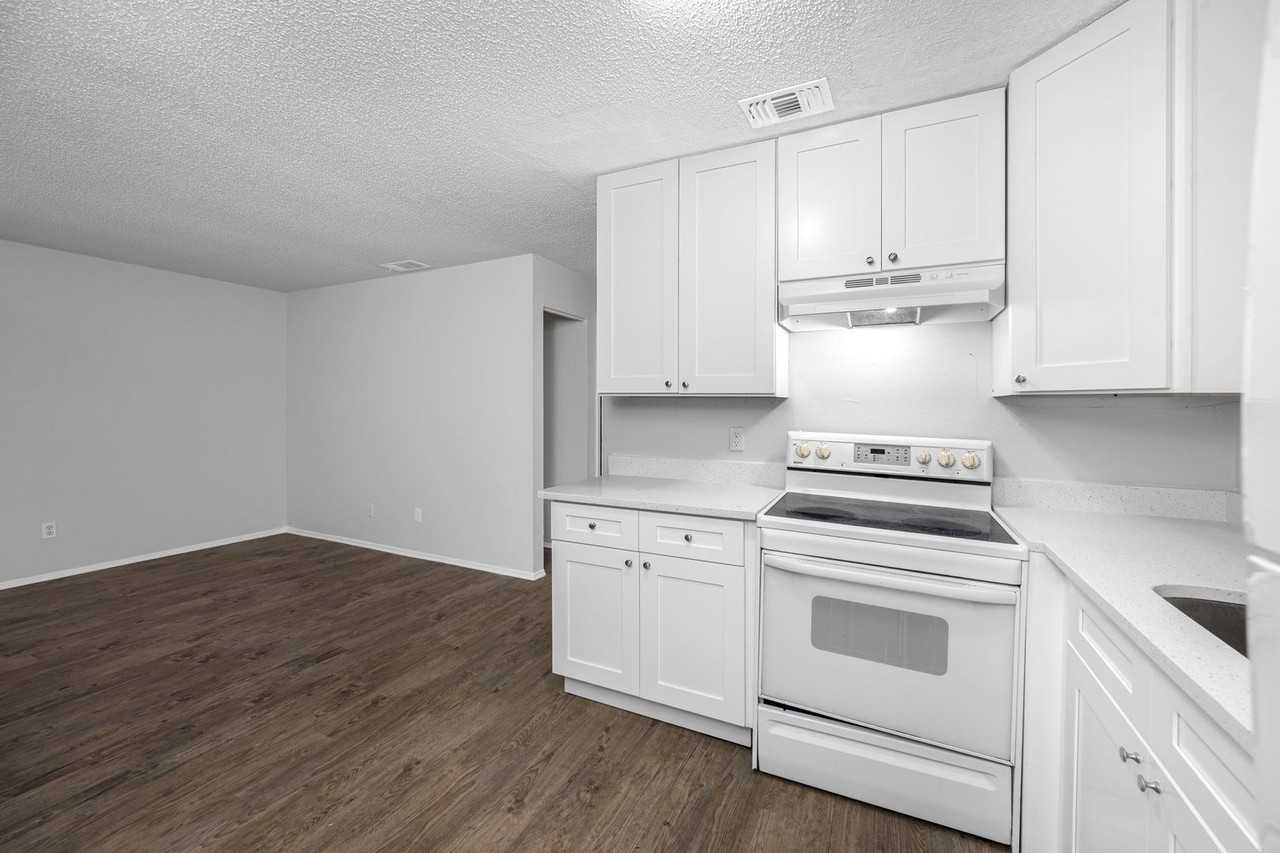 4520 76th Ave N - Photo 3 of 40