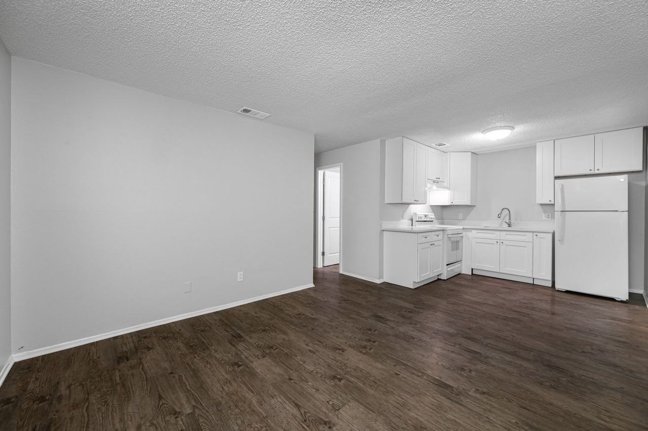 4520 76th Ave N - Photo 6 of 40