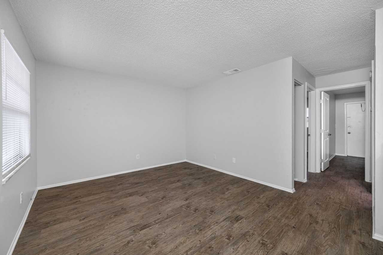 4520 76th Ave N - Photo 7 of 40