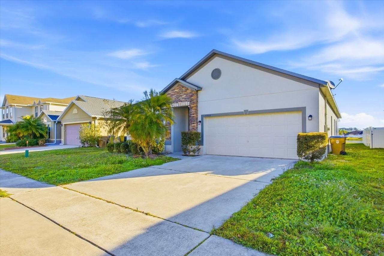 5588 Sycamore Canyon Dr - Photo 3 of 36