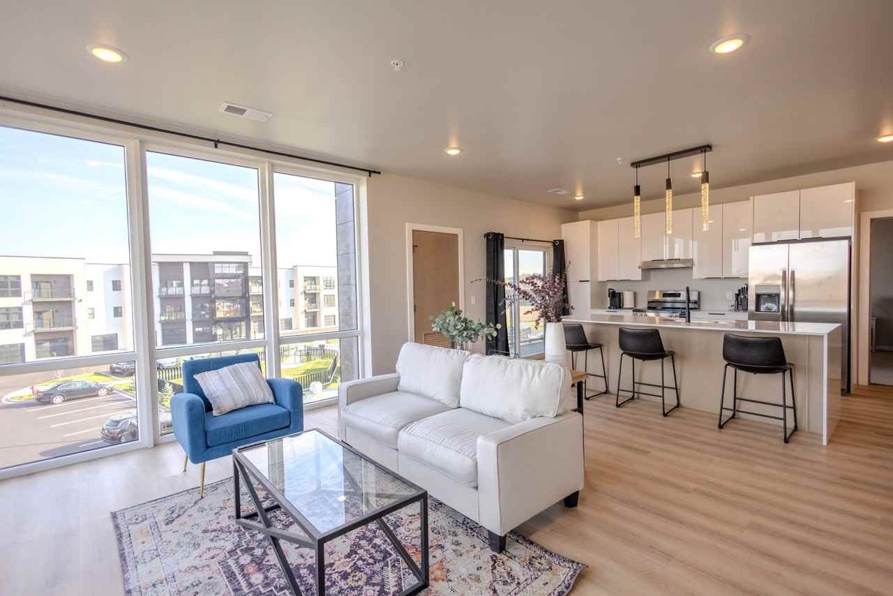 1233 West Hamilton Avenue - Photo 5 of 18