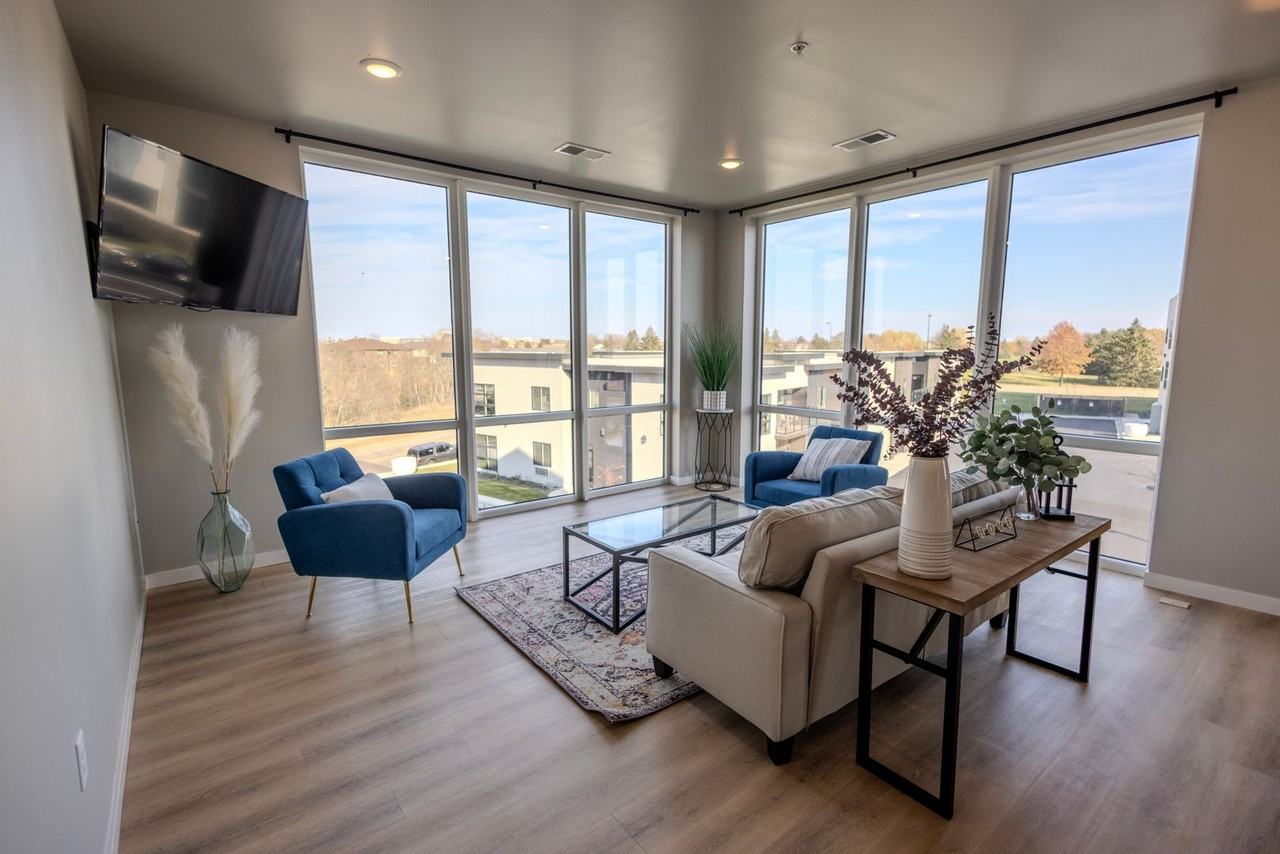 1233 West Hamilton Avenue - Photo 4 of 18