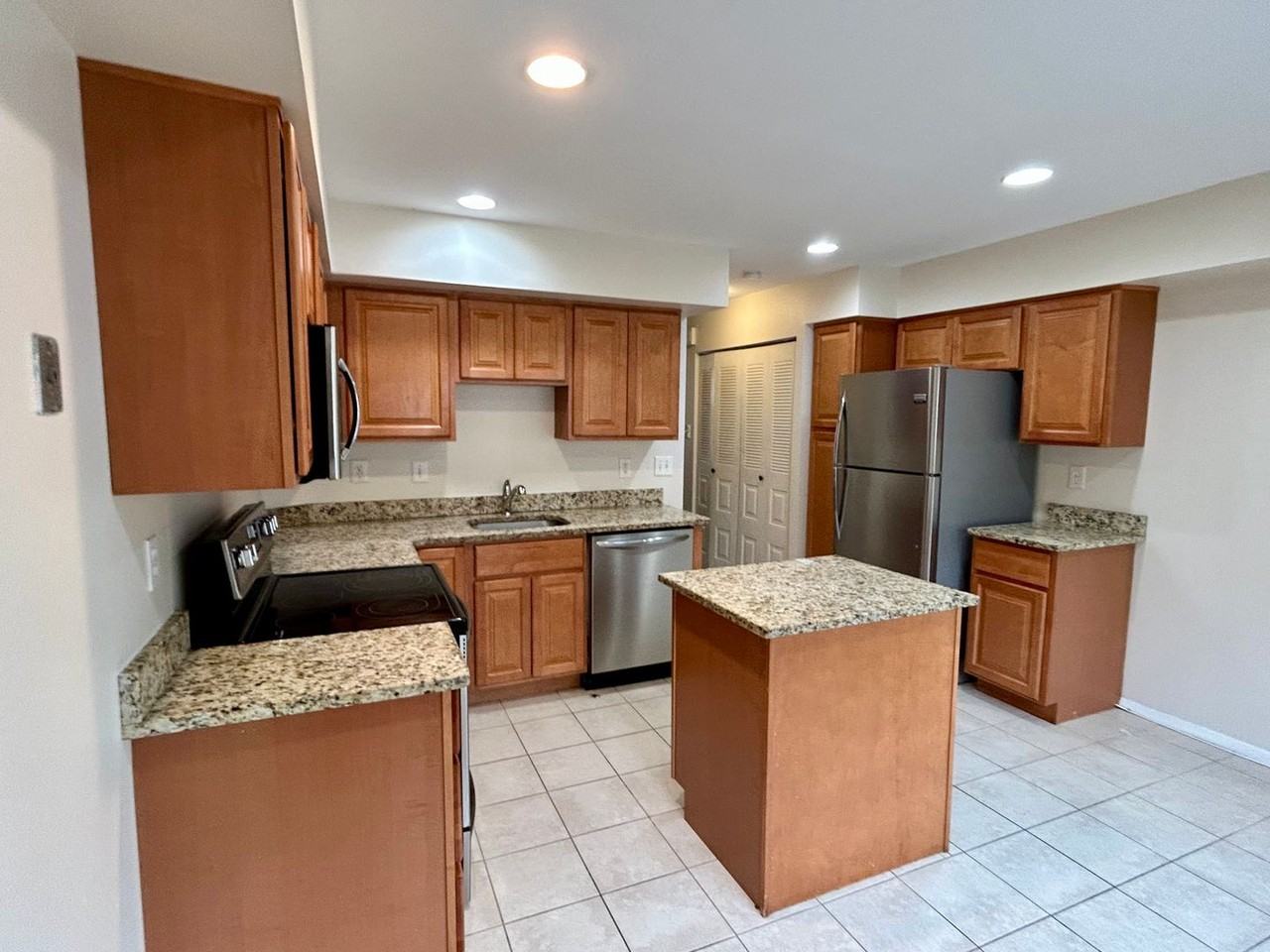 106 N Wolfe St - Photo 7 of 22