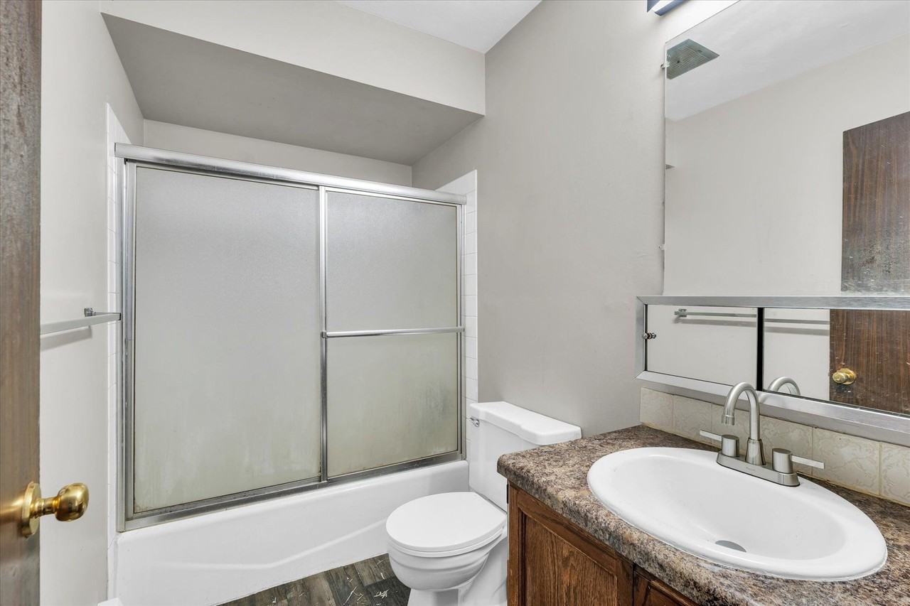 915 N. Madison - Photo 4 of 12