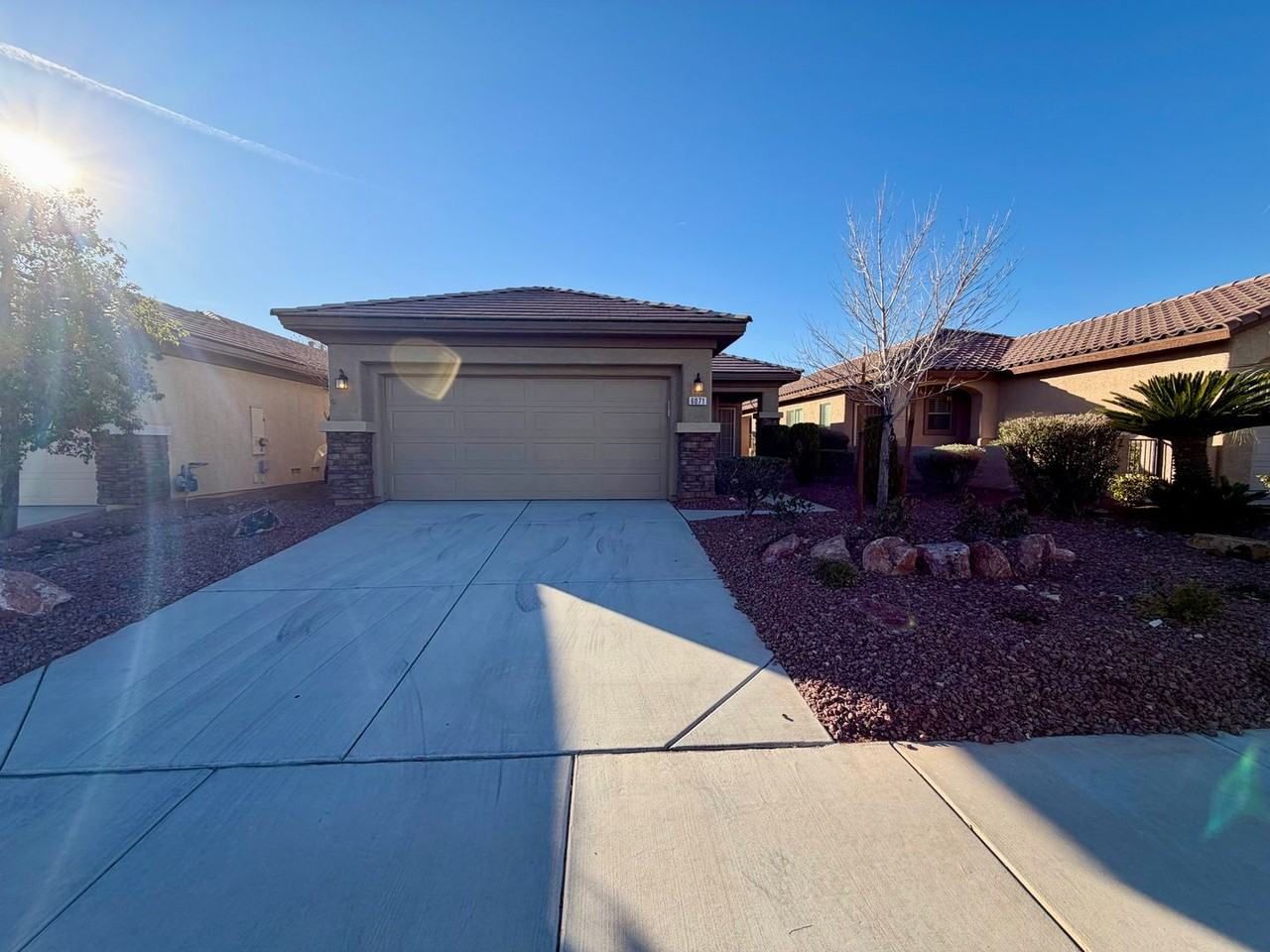 6071 Saddle Horse Ave - Photo 2 of 22