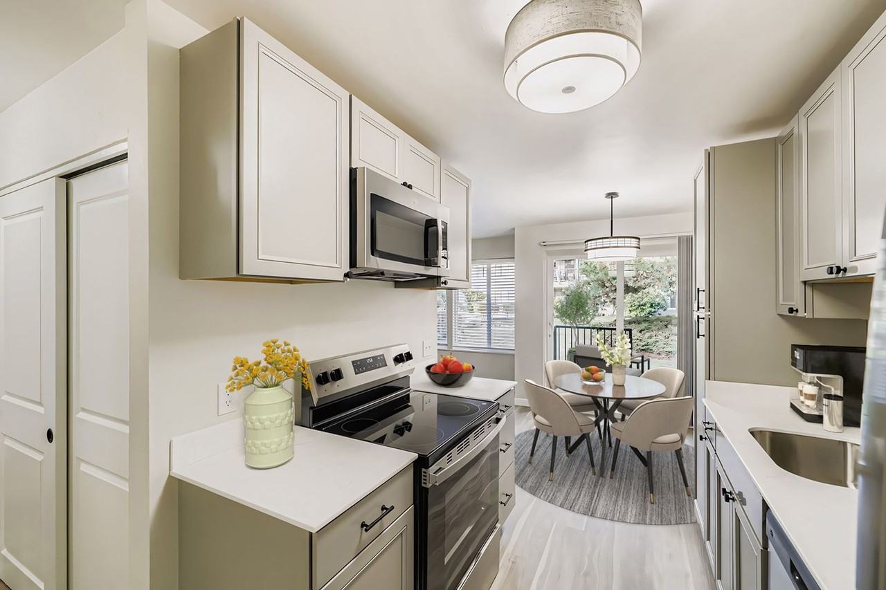 Beautifully Renovated 1 & 2 Bedroom Apartments in Lynnwood! - Photo 4 of 35