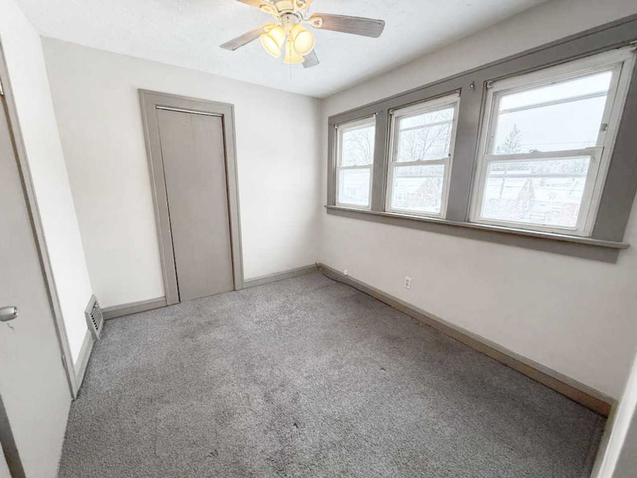 1525 E 254th St - Photo 7 of 14