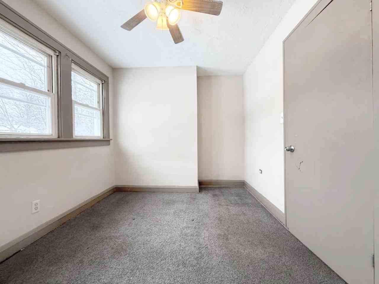 1525 E 254th St - Photo 3 of 12