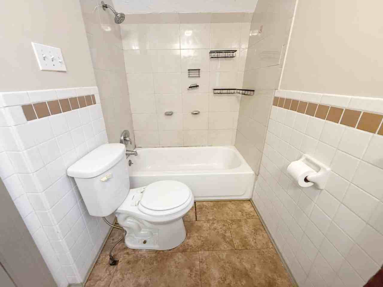 1525 E 254th St - Photo 7 of 12
