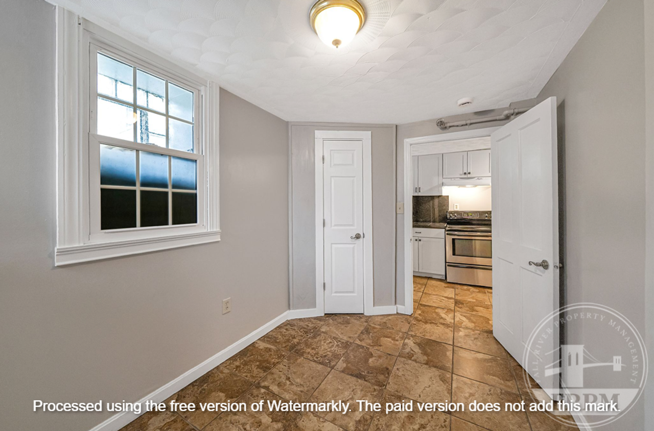 186 John St - Photo 7 of 34