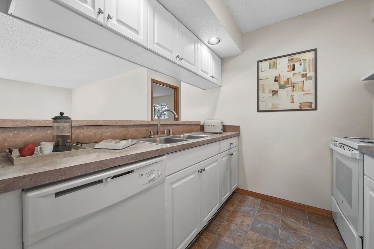 Maple Grove Associates, LLP - Photo 3 of 10