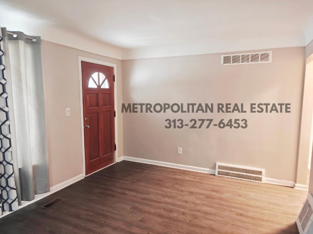 32626 Sheridan St - Photo 5 of 26