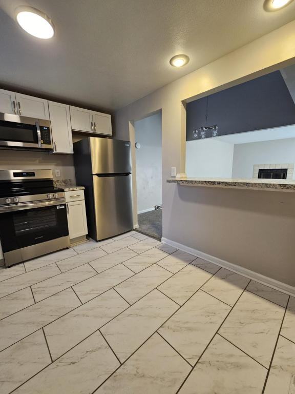 8170 Honeysuckle Dr - Photo 3 of 23