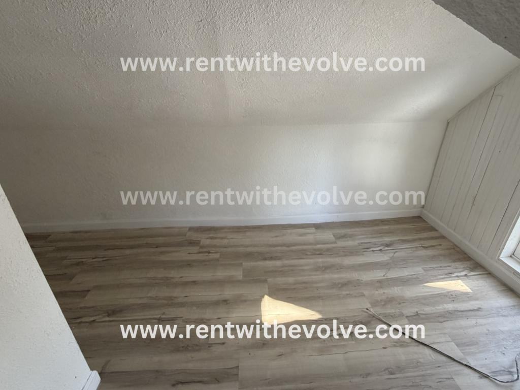 213 W High St - Photo 2 of 7