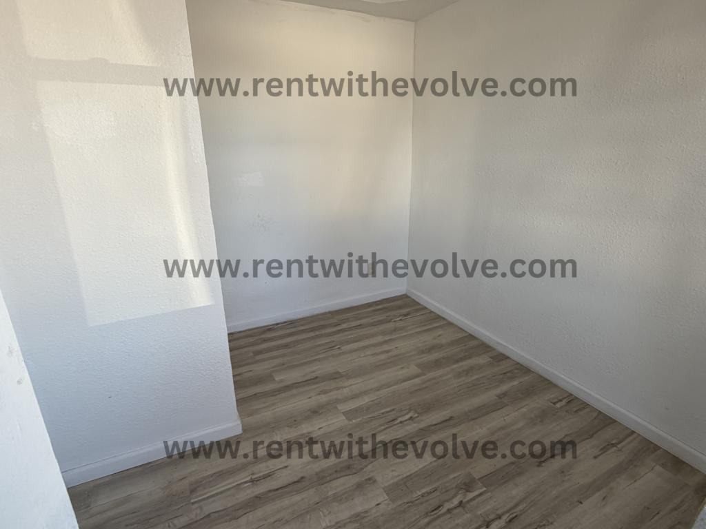 213 W High St - Photo 6 of 7