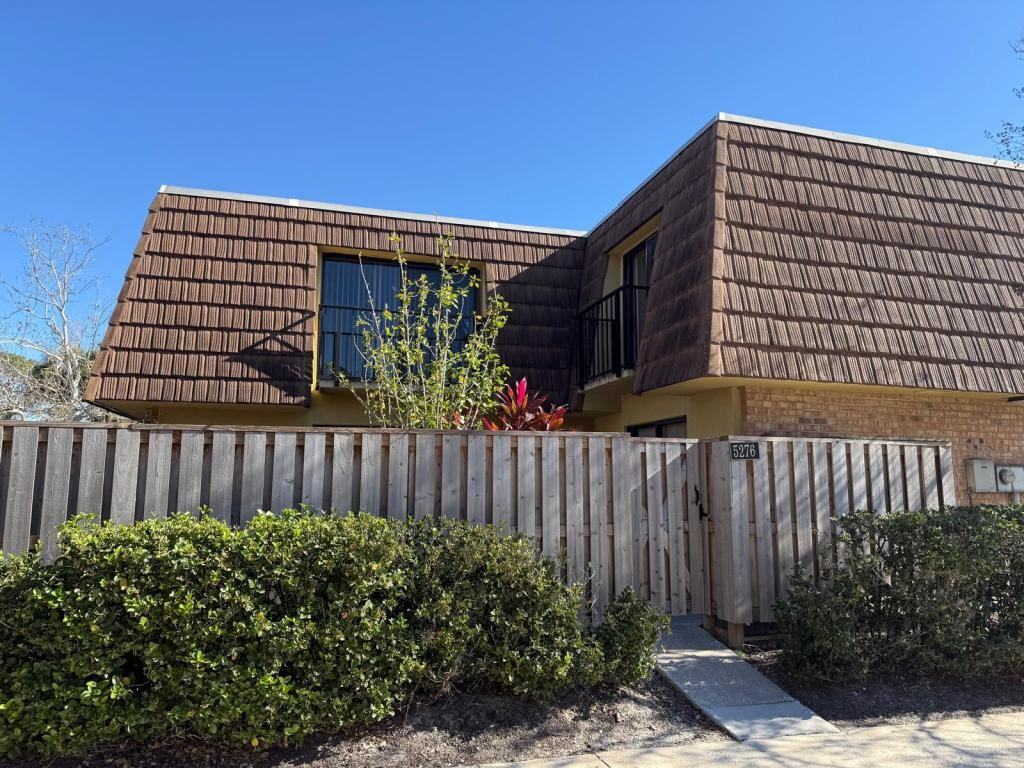 5276 Middle Ct - Photo 2 of 16