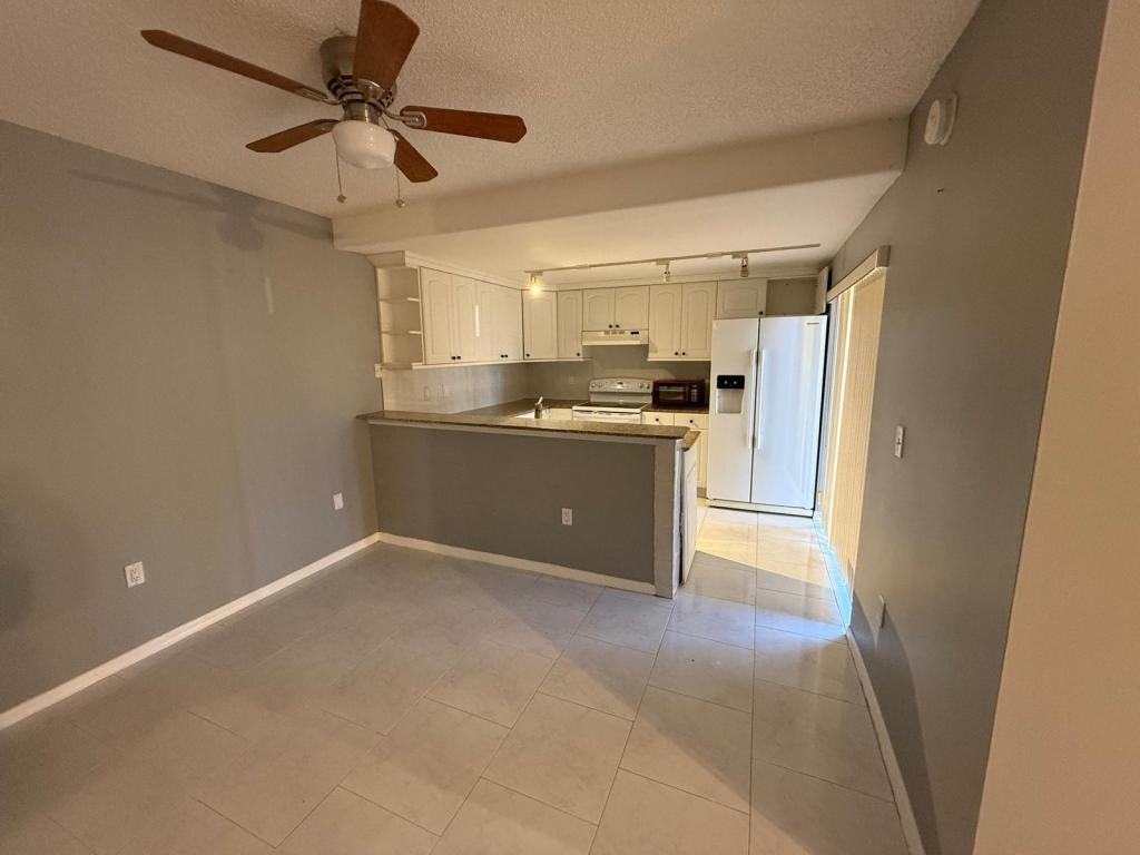 5276 Middle Ct - Photo 3 of 16