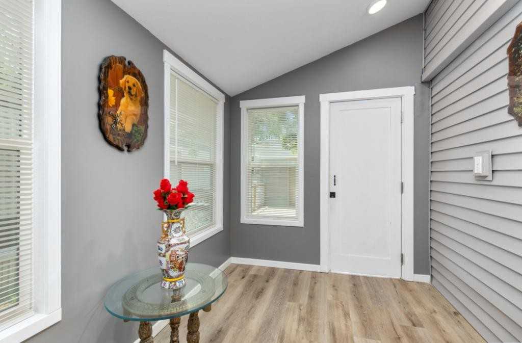 852 Tarpon St Sw - Photo 3 of 11