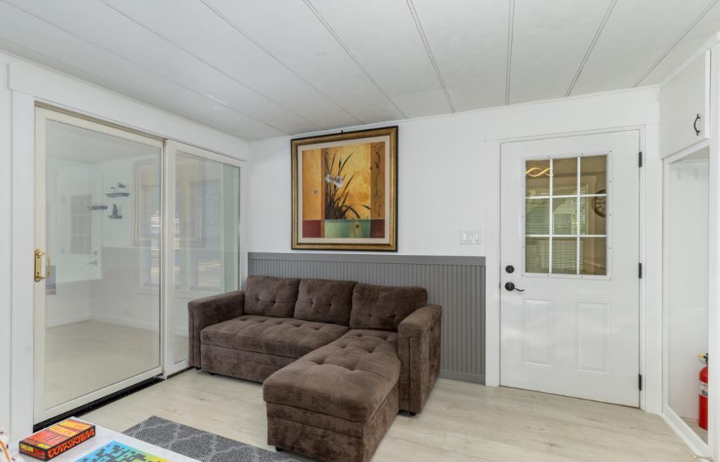 852 Tarpon St Sw - Photo 5 of 11