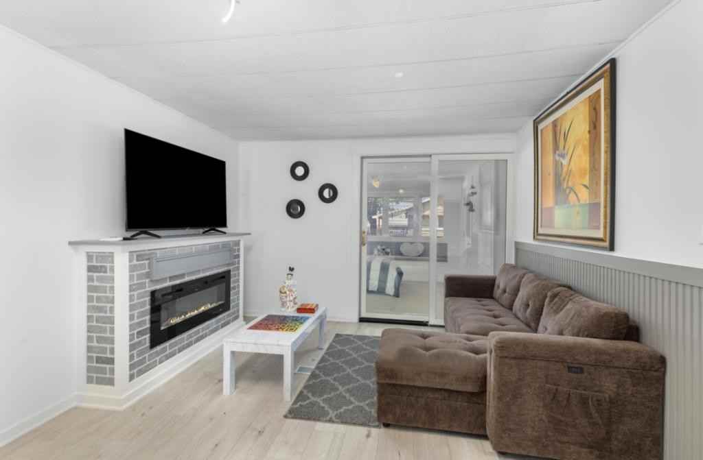 852 Tarpon St Sw - Photo 6 of 11