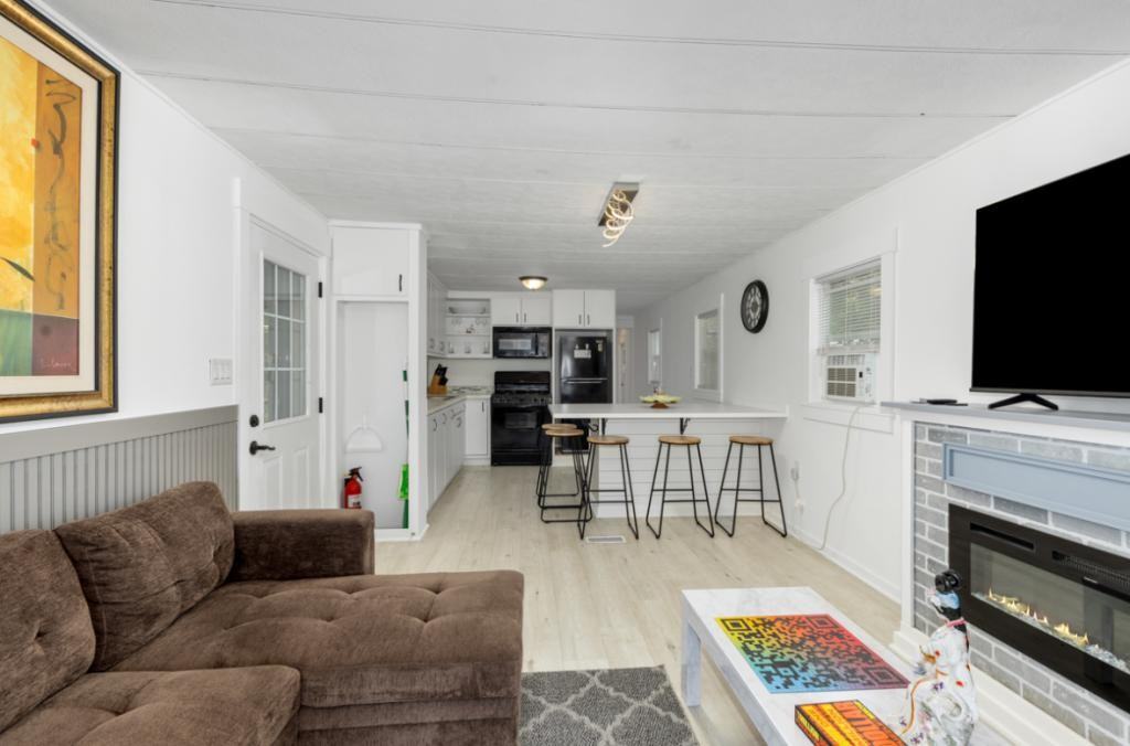 852 Tarpon St Sw - Photo 7 of 11