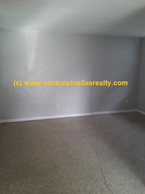 1040 S Fort Harrison Ave #5 - Photo 2 of 9