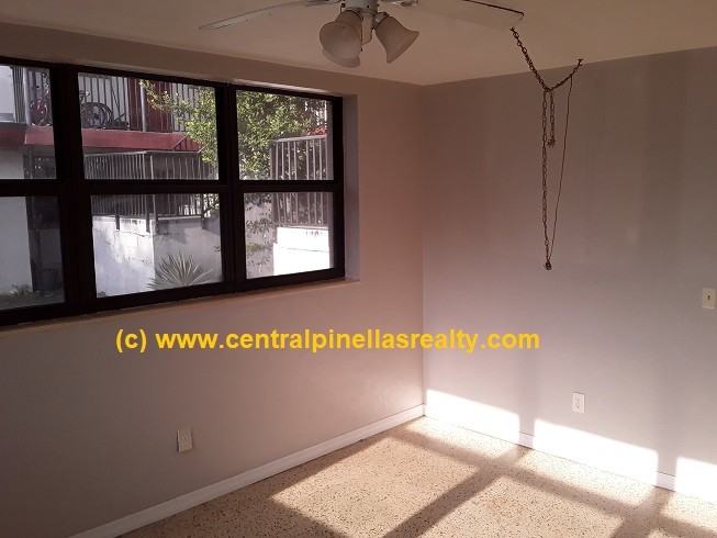 1040 S Fort Harrison Ave #5 - Photo 6 of 9