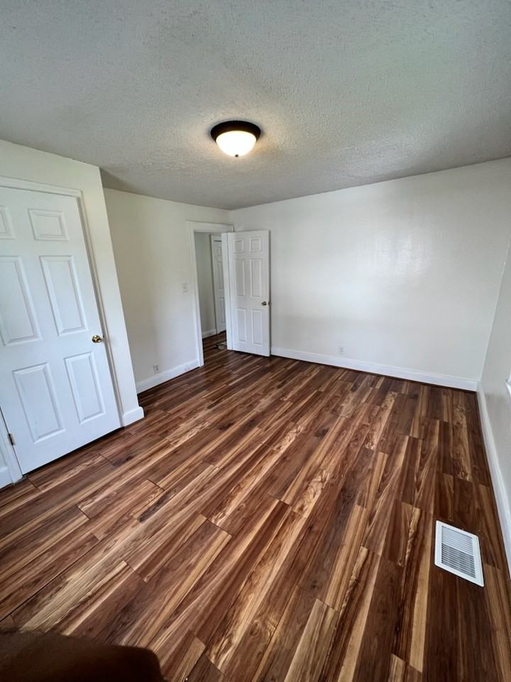 215 Radnor St #NA - Photo 5 of 17