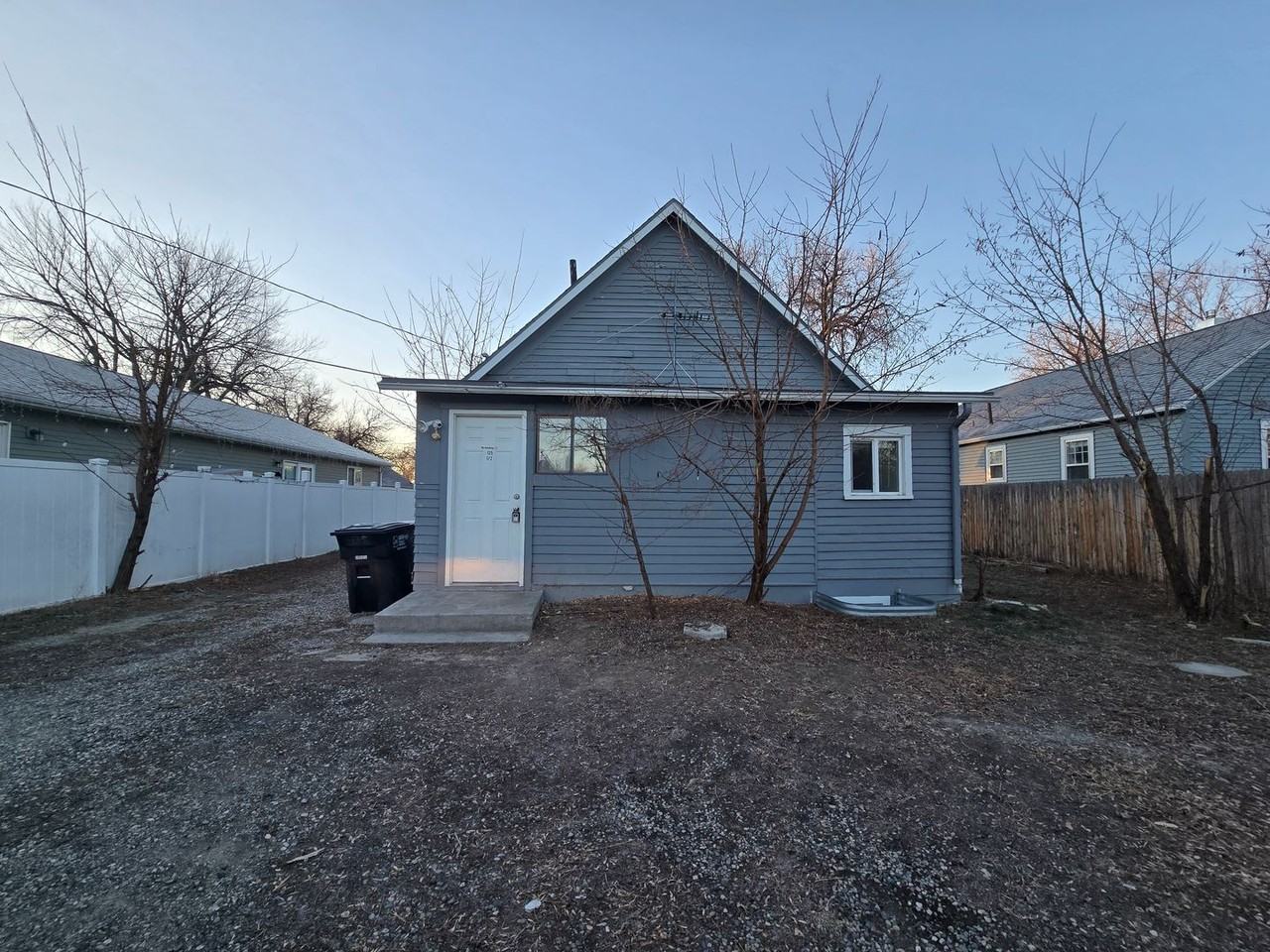 135 Custer Ave - Photo 2 of 41