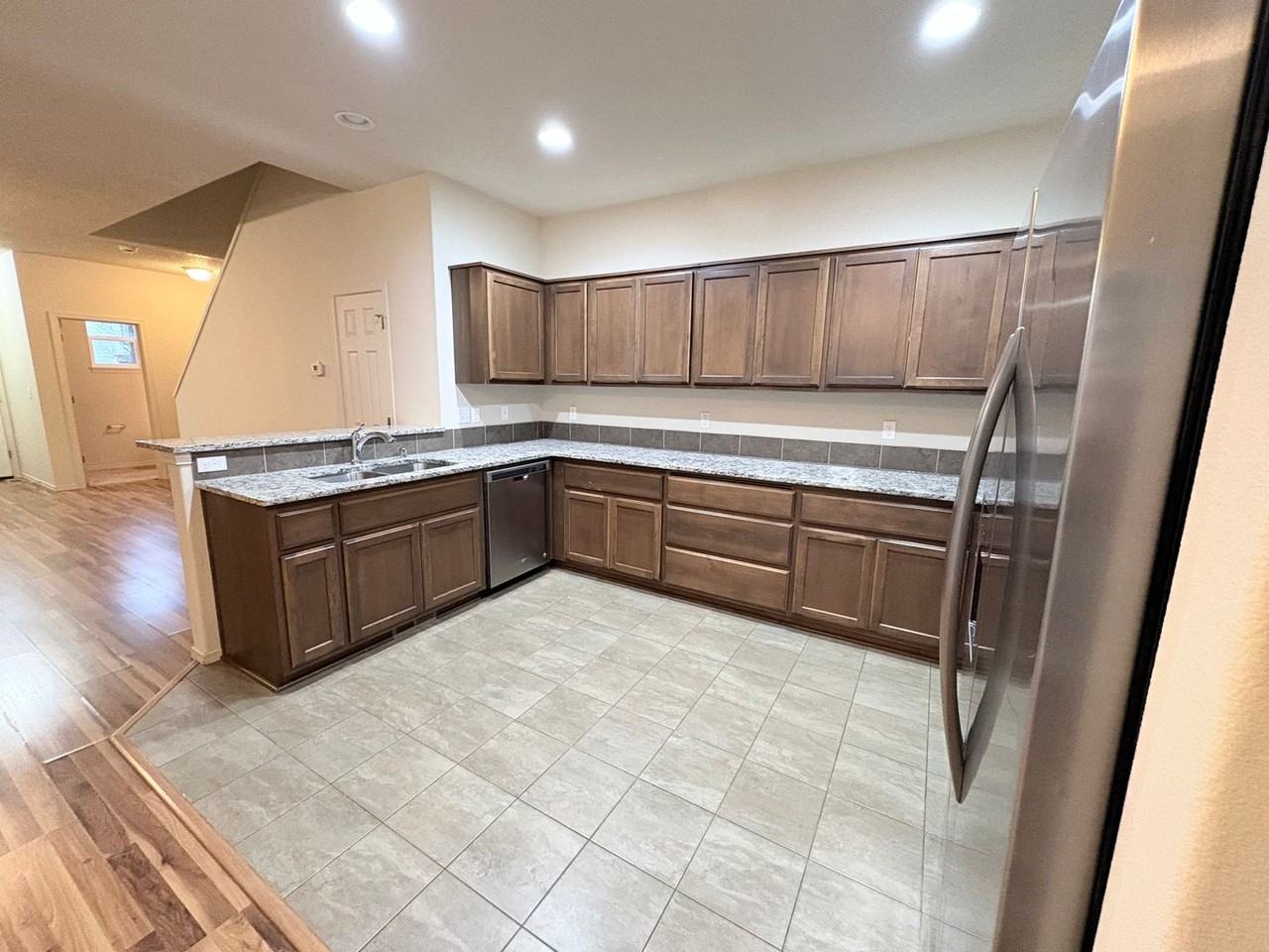 2629 Ne 87th Ave - Photo 7 of 27