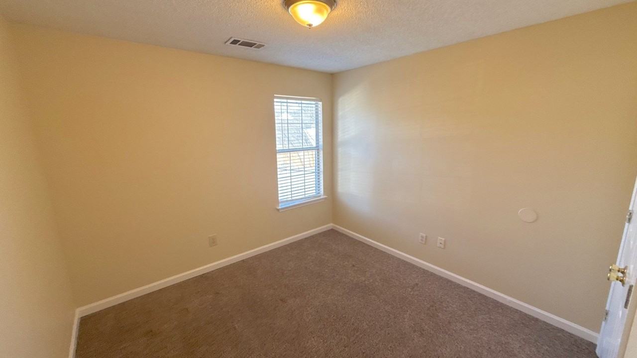 4482 Longtree Ave - Photo 3 of 15