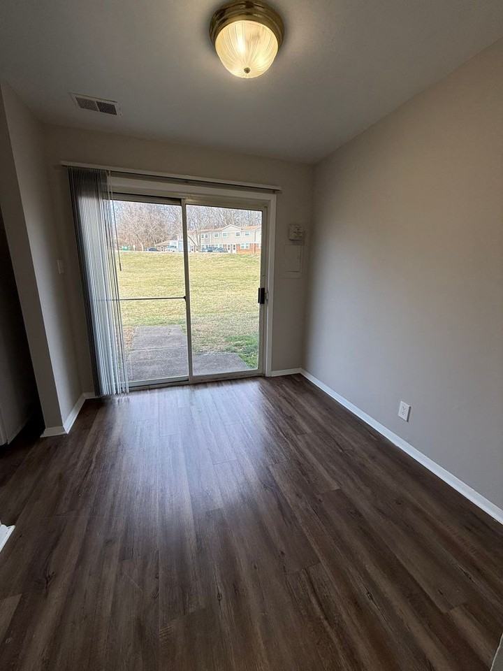 4813 Lakeside Dr - Photo 2 of 12