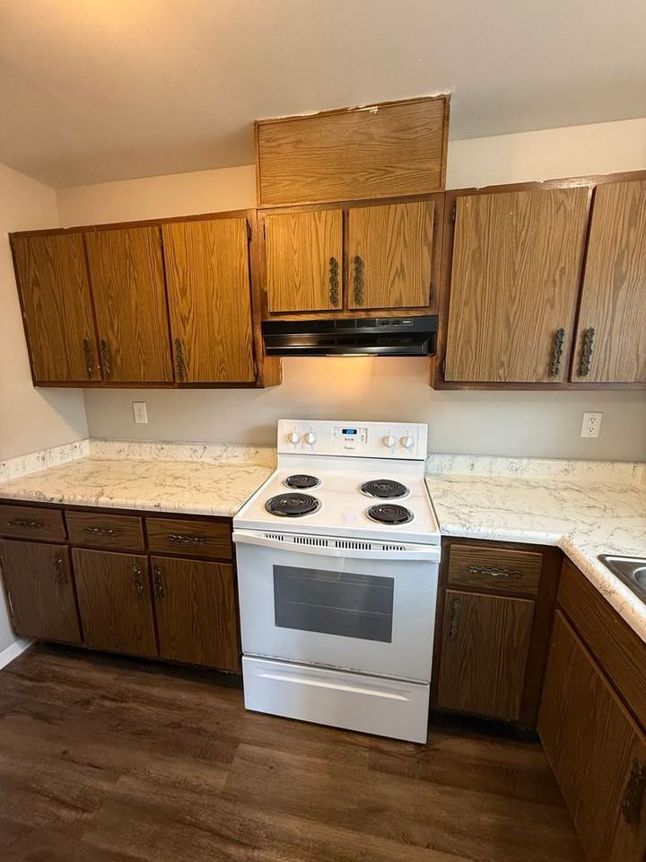 4813 Lakeside Dr - Photo 3 of 12