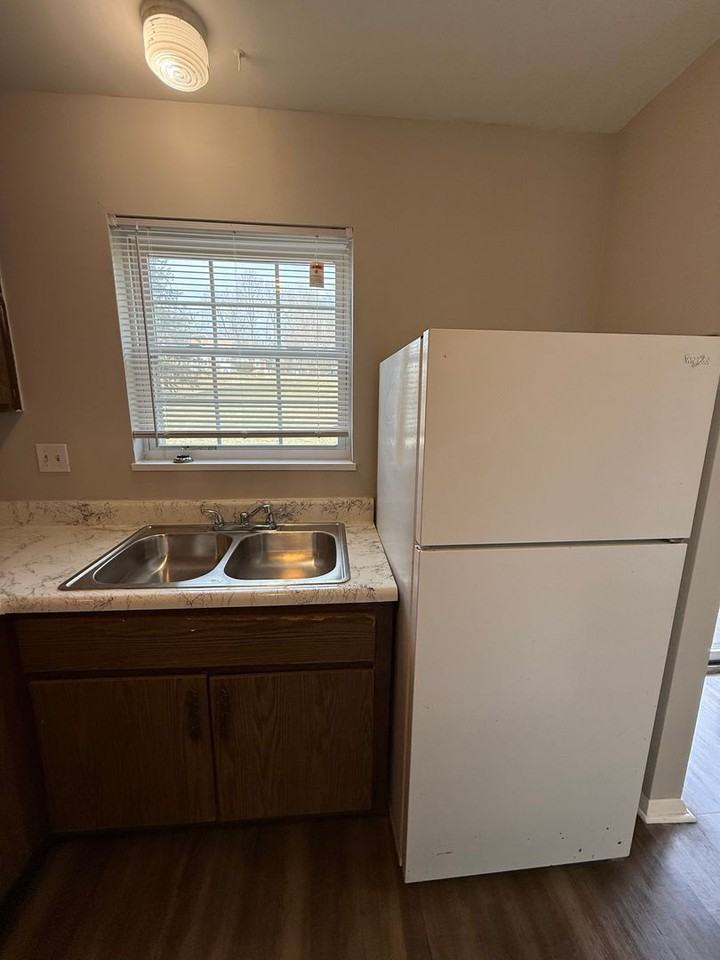 4813 Lakeside Dr - Photo 4 of 12