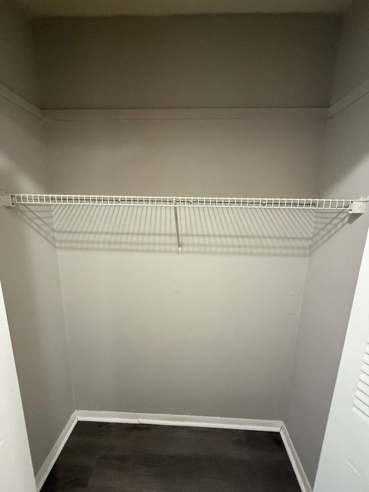 4915 Rolling Ridge Dr - Photo 5 of 9