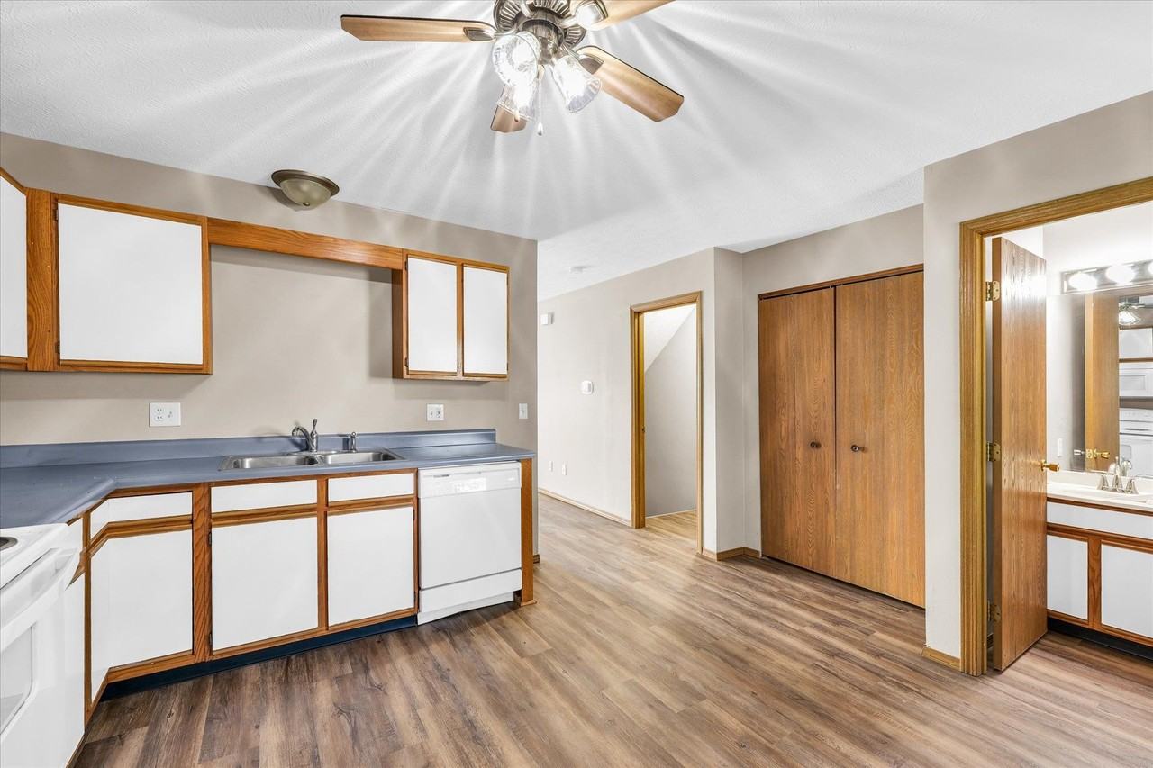 1403-1505 N Hershey Rd - Photo 4 of 8