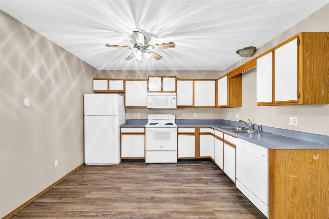 1403-1505 N Hershey Rd - Photo 5 of 8