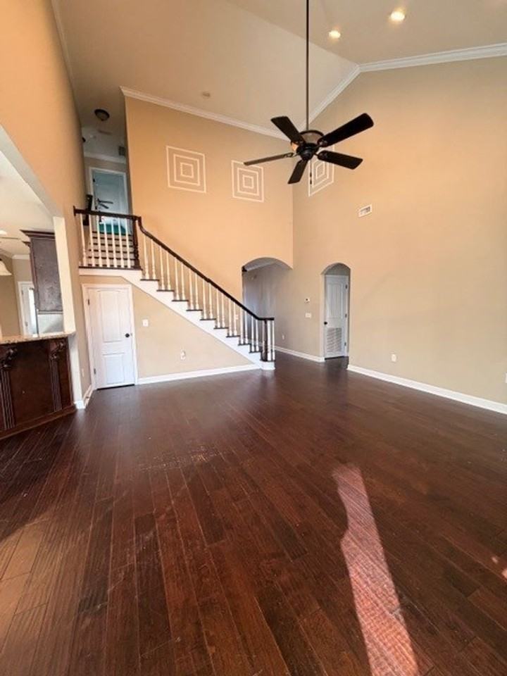 316 Central Park Cir - Photo 3 of 11