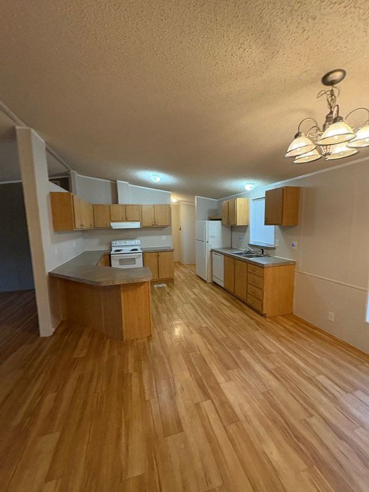 122 White Oak Dr - Photo 2 of 32