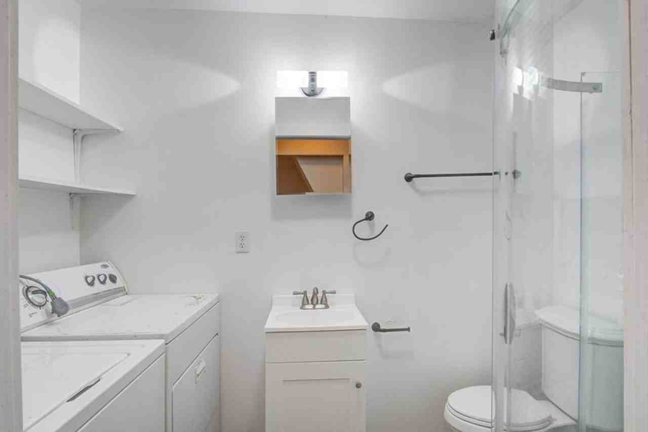 441 N Nassau St - Photo 7 of 25