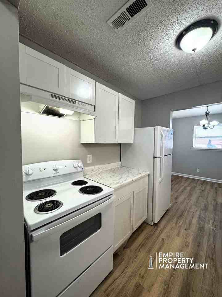 2212 Jonathan Dr Nw #E - Photo 6 of 20